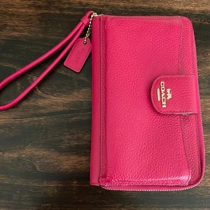 Coach wristlet pink